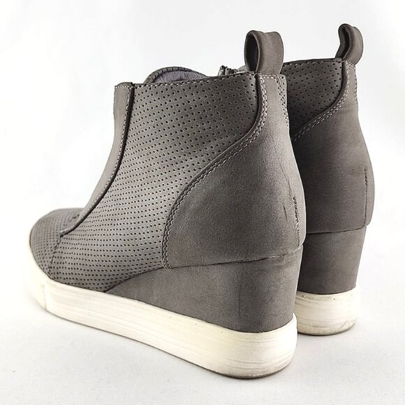 Catherine Malandrino Women’s Sabra Grey Ankle Booties Wedge Side Zipper Size 6.5 - Picture 4 of 16